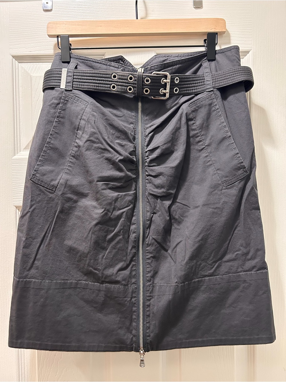 🚕🍷City Babe Marc Jacobs Gray Front-Zip Belted Pencil Skirt🗽🚌